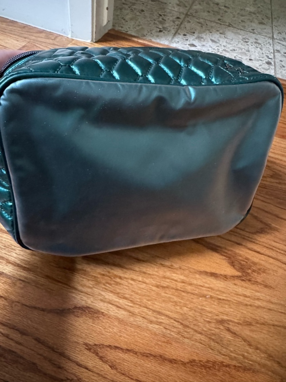 NWT Lug Whoosh Cosmetics Case - Metallic Wickedly Green - Picture 3 of 8